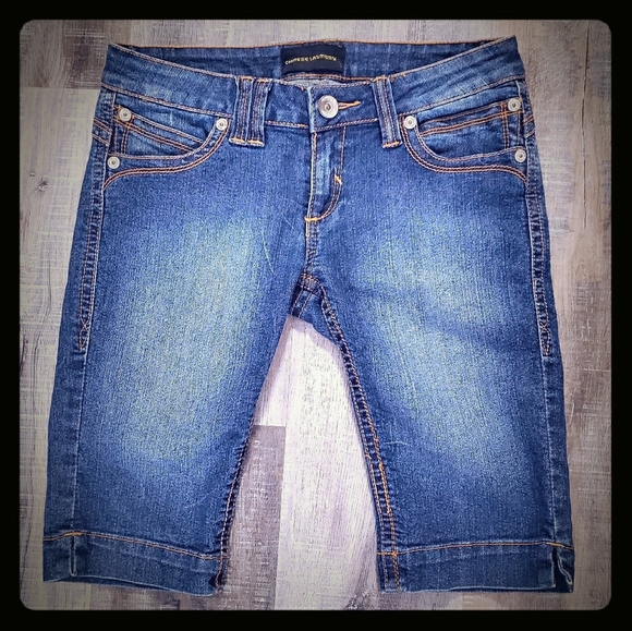 Chinese Laundry Bermuda Shorts - Picture 2 of 2